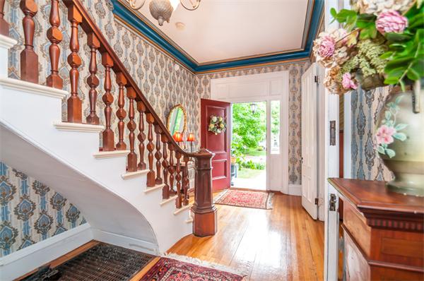 42 Chute Street Reading, MA 01867 - Photo 7 of 28