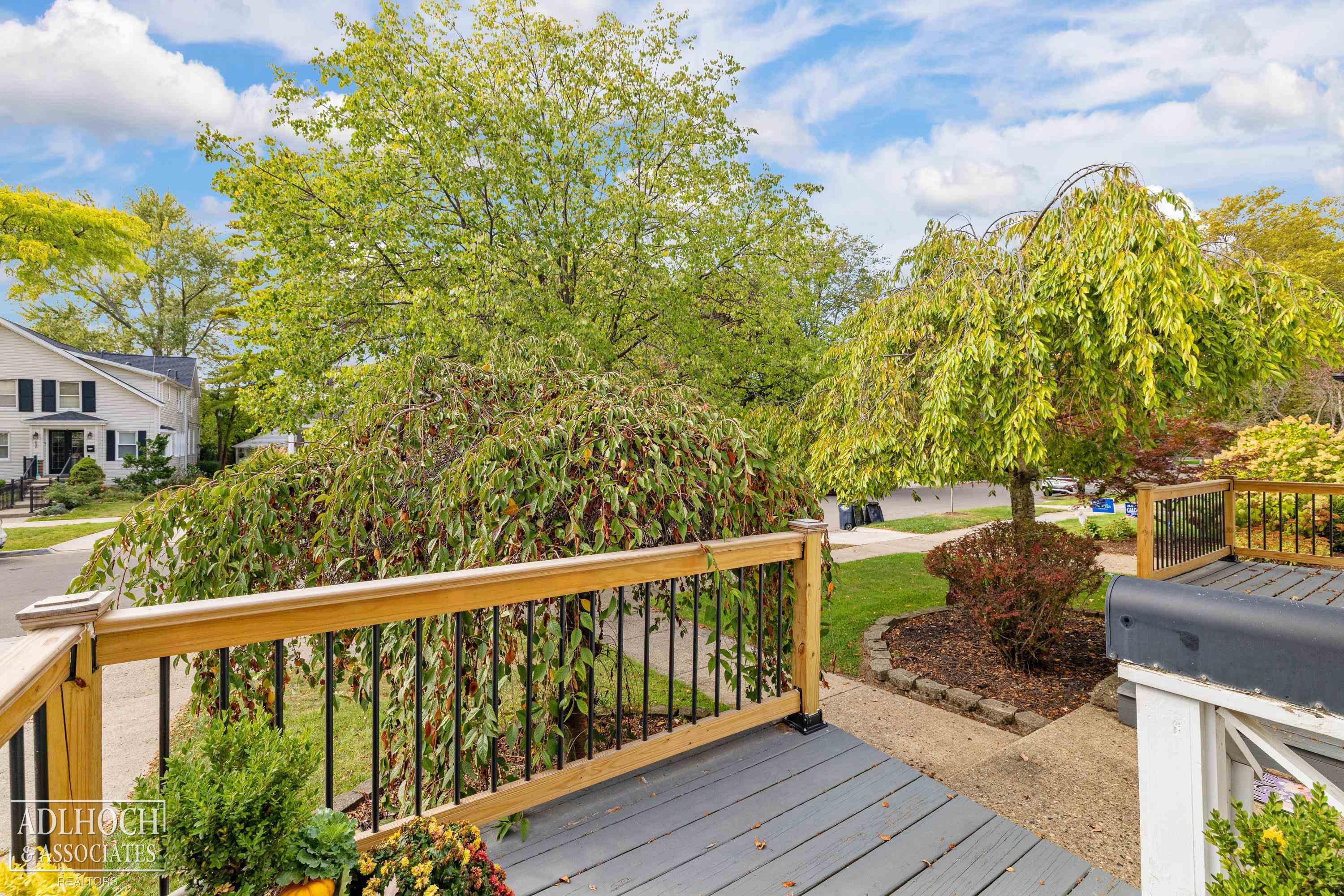 296-298 Rivard Boulevard Grosse Pointe, MI 48230 - Photo 2 of 24