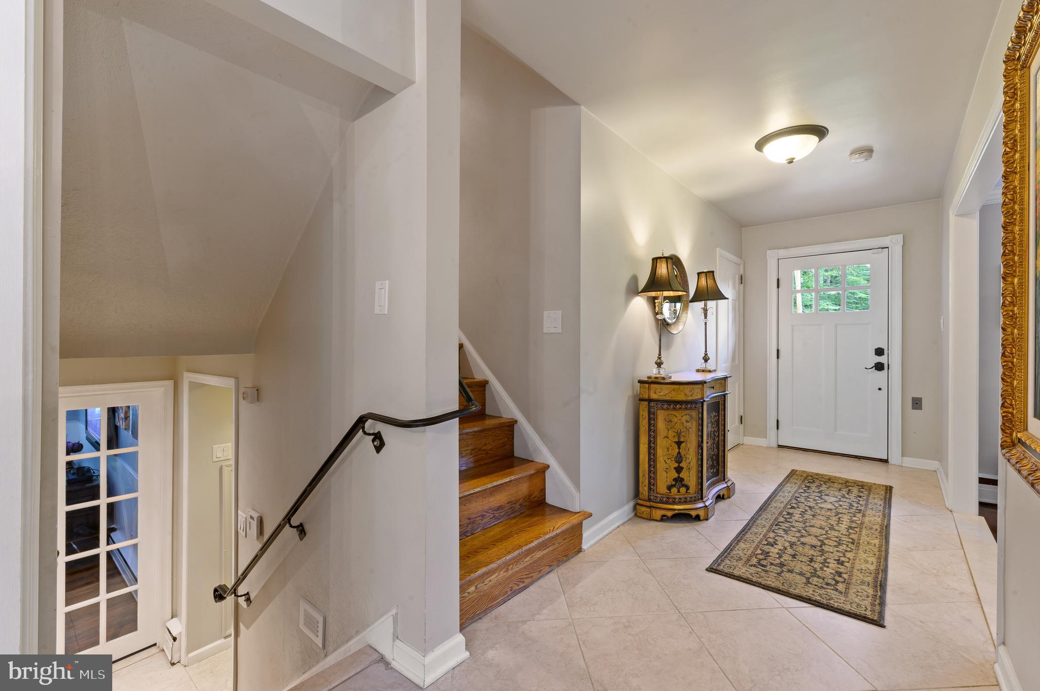2401 Buttonwood Road Berwyn, PA 19312 - Photo 7 of 38 Foyer