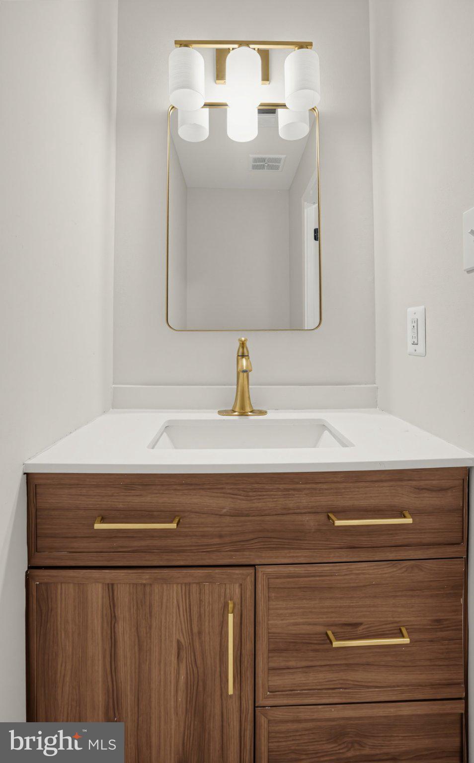 8713 Ridge Hollow Court Springfield, VA 22152 - Photo 11 of 31 ML Half Bath