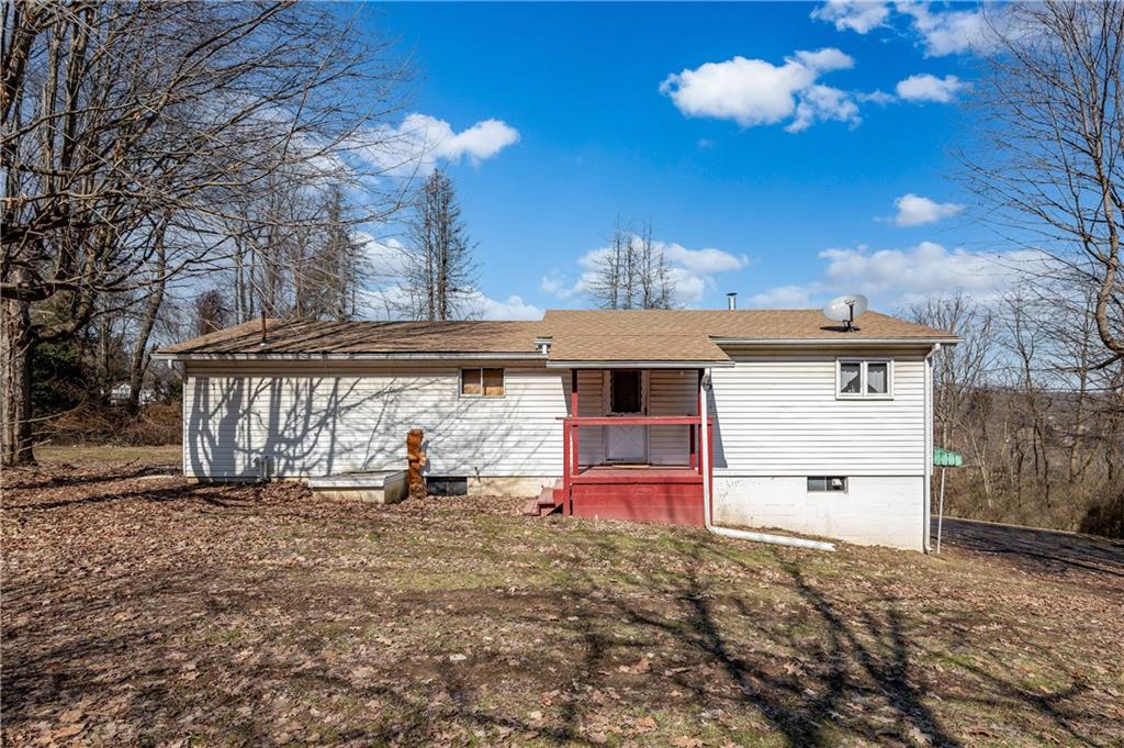 184 Oak Ridge Drive Butler, PA 16002 - Photo 3 of 16 a view of a house with a yard