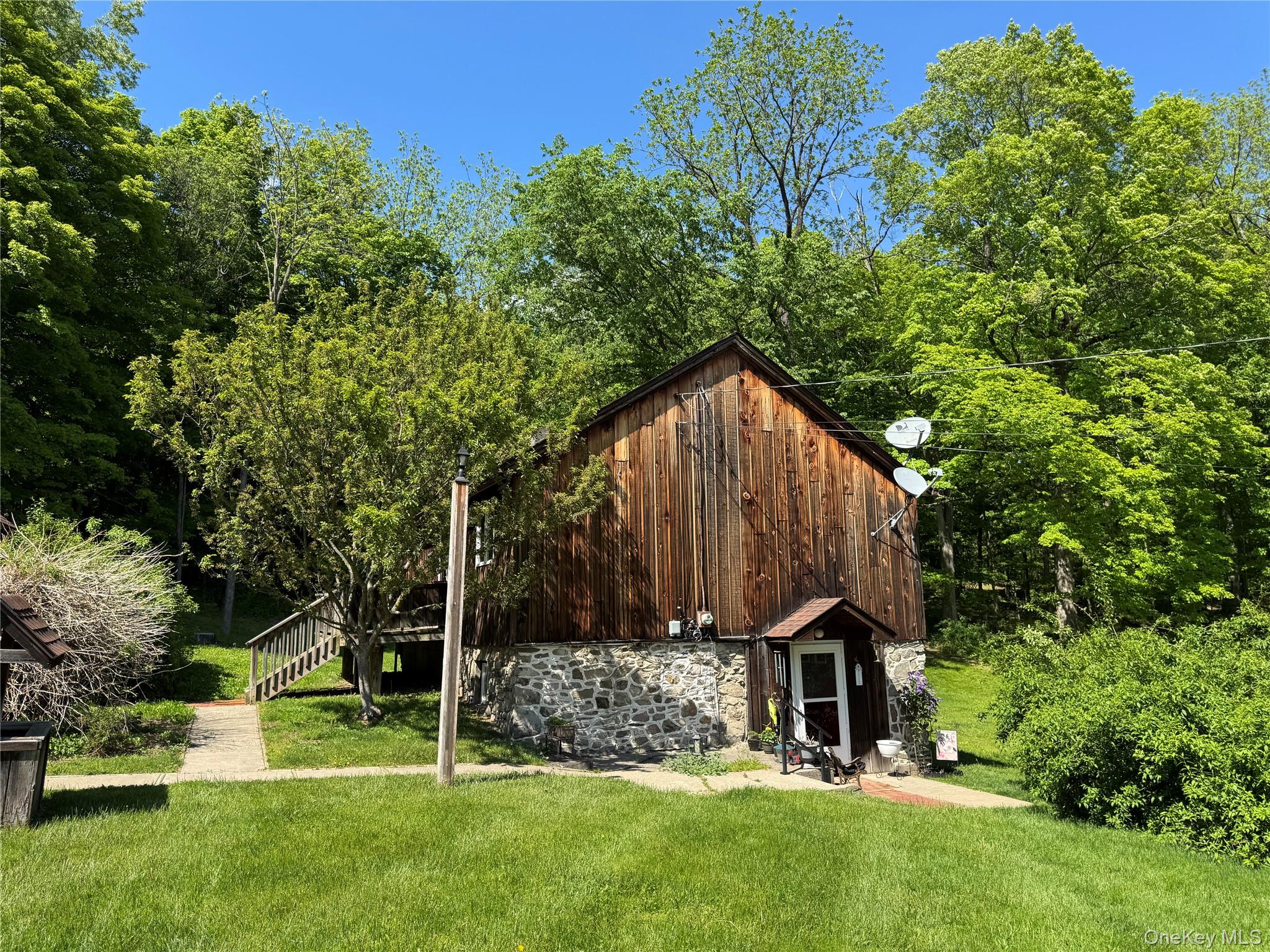 84 Foster Road Middletown, NY 10941 - Photo 3 of 16