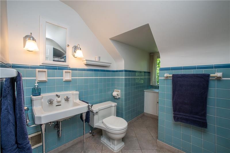 4765 Baptist Road Pittsburgh, PA 15227 - Photo 14 of 21 Gallery Image 14