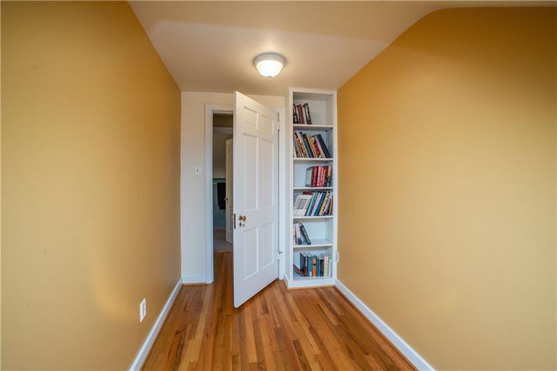 4765 Baptist Road Pittsburgh, PA 15227 - Photo 17 of 21 Gallery Image 17