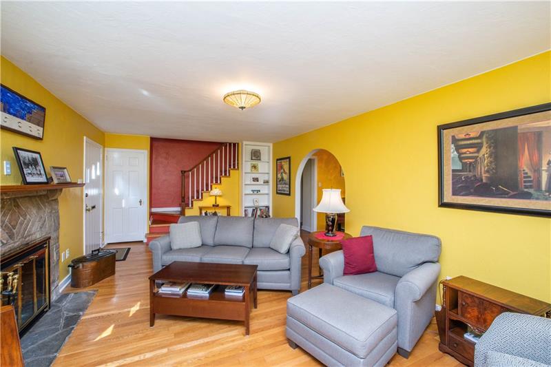 4765 Baptist Road Pittsburgh, PA 15227 - Photo 4 of 21 Gallery Image 4