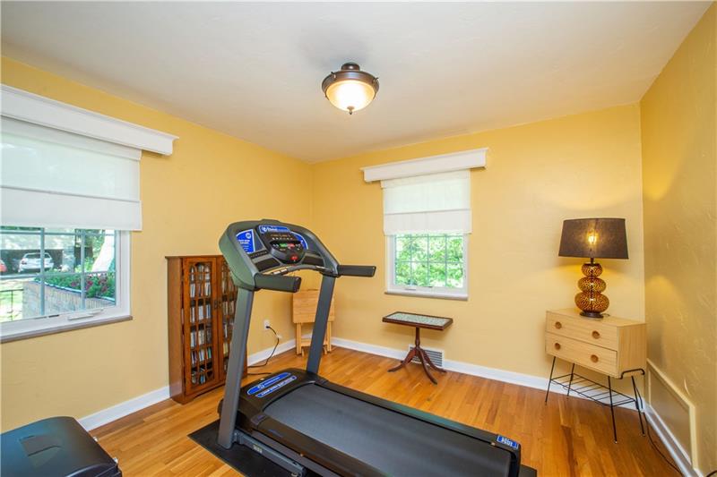 4765 Baptist Road Pittsburgh, PA 15227 - Photo 9 of 21 Gallery Image 9