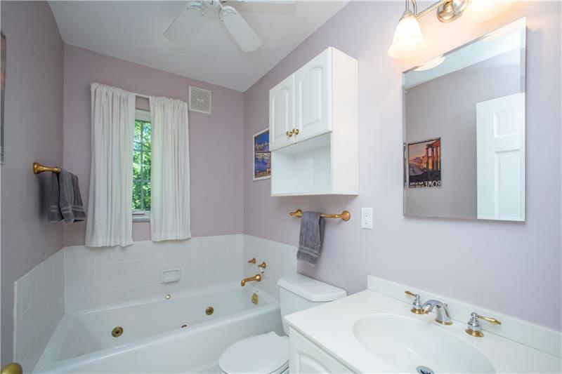 4765 Baptist Road Pittsburgh, PA 15227 - Photo 10 of 21 Gallery Image 10