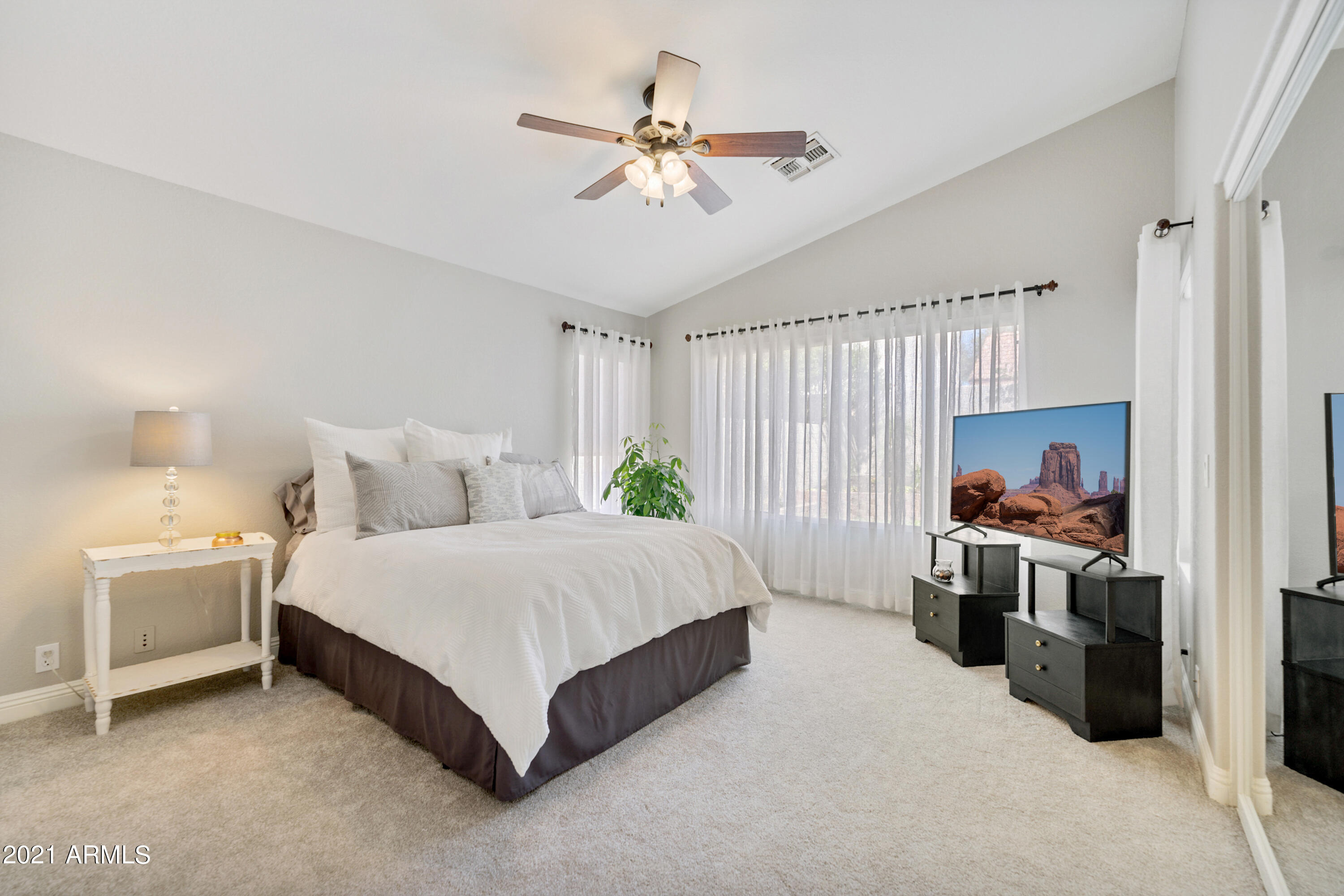 4104 East Agave Road Phoenix, AZ 85044 - Photo 4 of 26 DSC00918