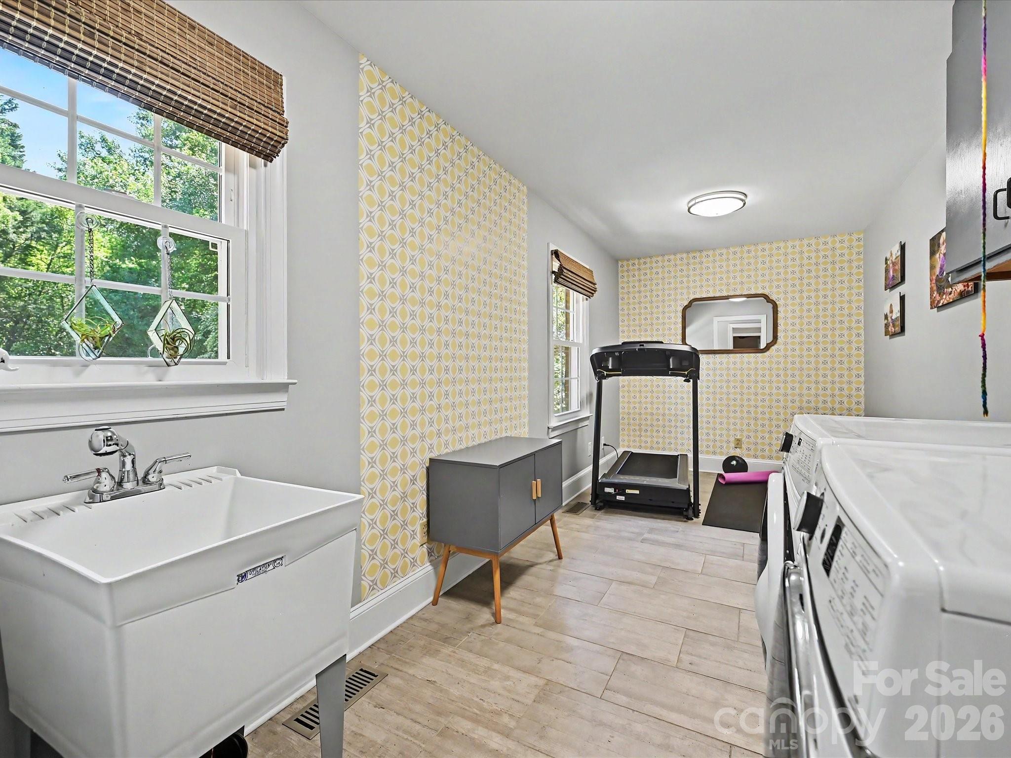 6304 Dovefield Road Charlotte, NC 28277 - Photo 17 of 36 Gallery Image 17
