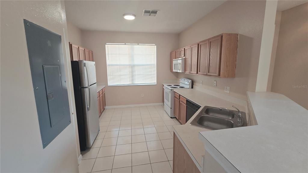 7604 Acklins Road, Unit 7604 Kissimmee, FL 34747 - Photo 6 of 21