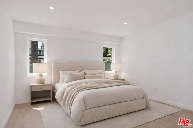 $5,850 | 2115 Beachwood Terrace, Los Angeles, CA 90068