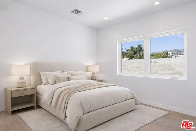 $5,850 | 2115 Beachwood Terrace, Los Angeles, CA 90068