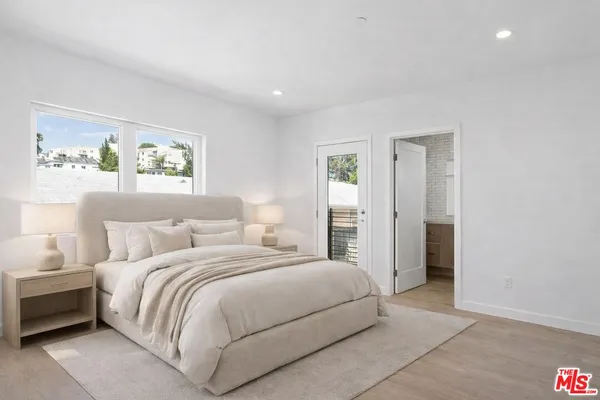 $5,495 | 2115 Beachwood Terrace, Los Angeles, CA 90068