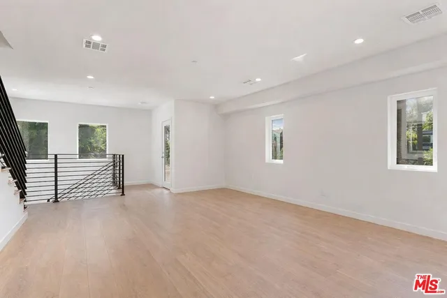 $5,850 | 2115 Beachwood Terrace, Los Angeles, CA 90068