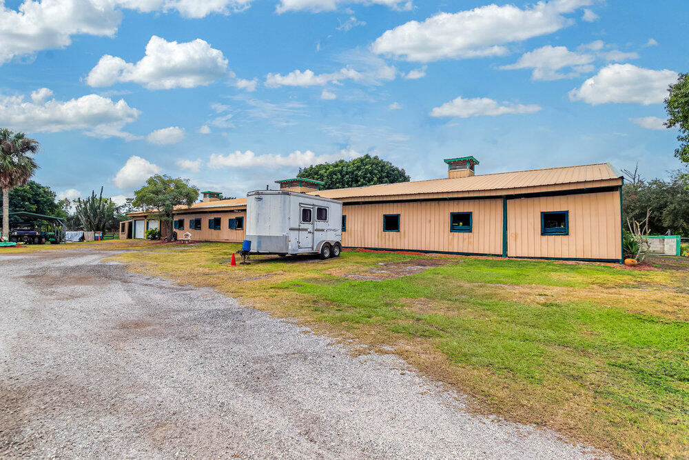 2552 B Road Loxahatchee Groves, FL 33470 - Photo 5 of 37 005_00019