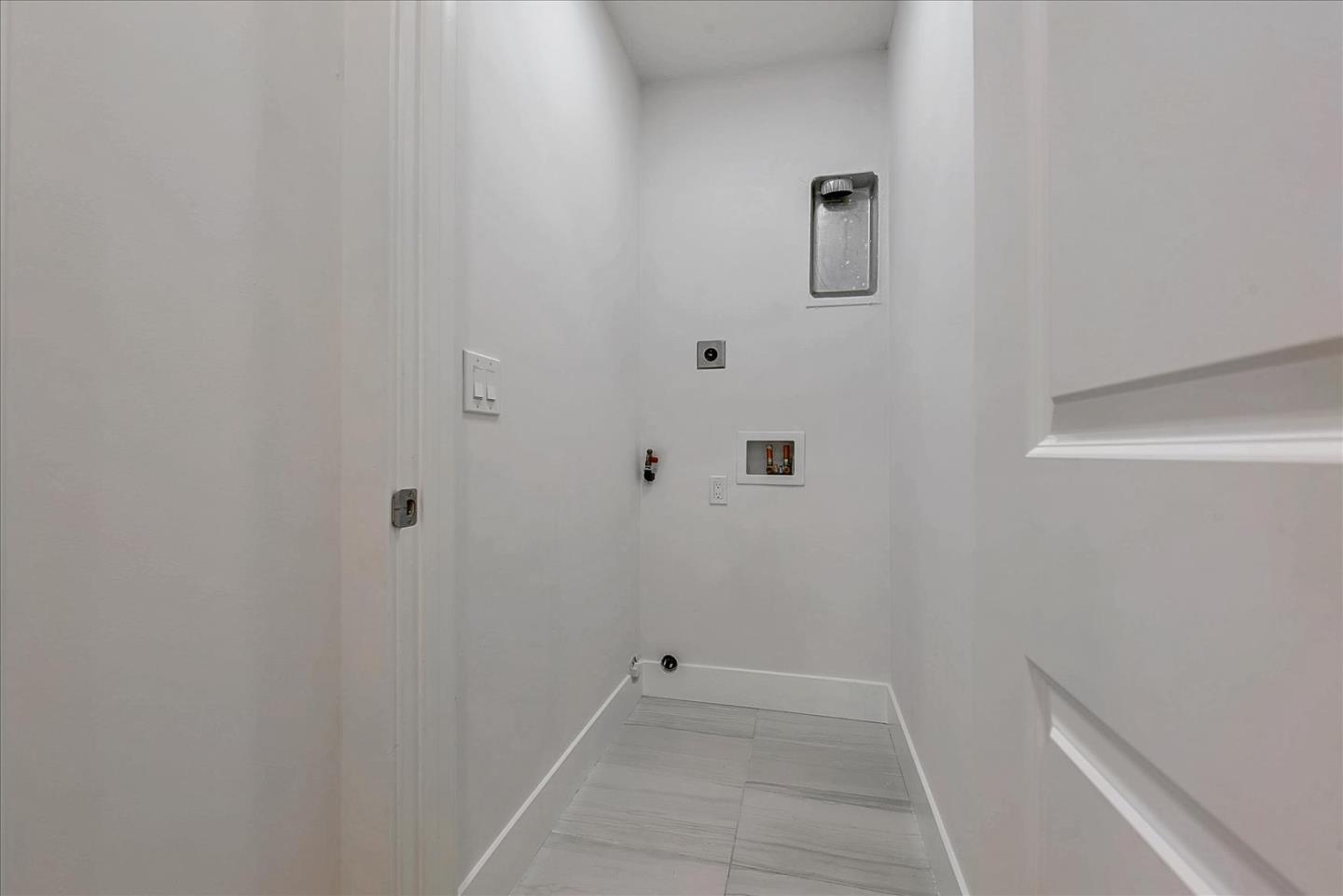 10380 Sterling Boulevard Cupertino, CA 95014 - Photo 40 of 49 a view of bathroom