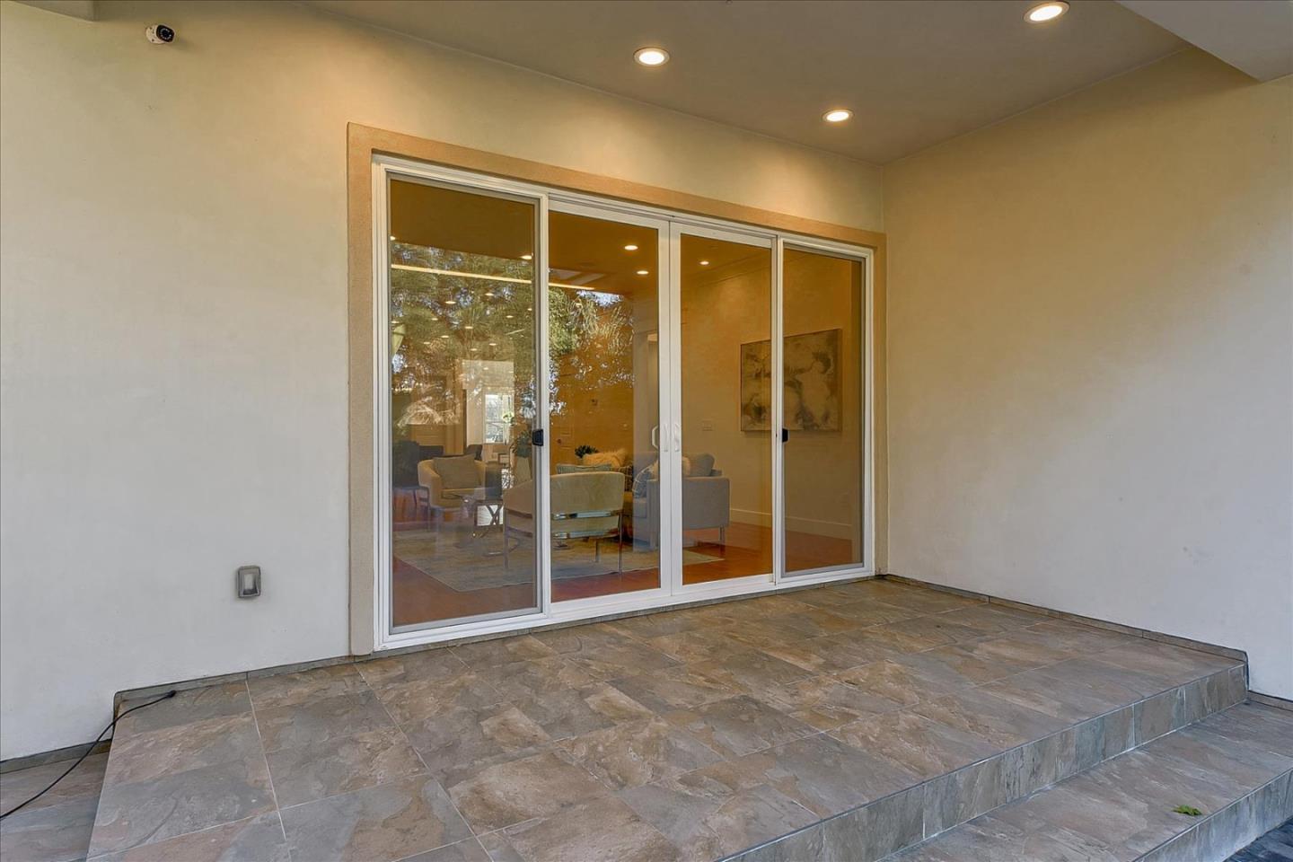 10380 Sterling Boulevard Cupertino, CA 95014 - Photo 43 of 49 a view of an empty room