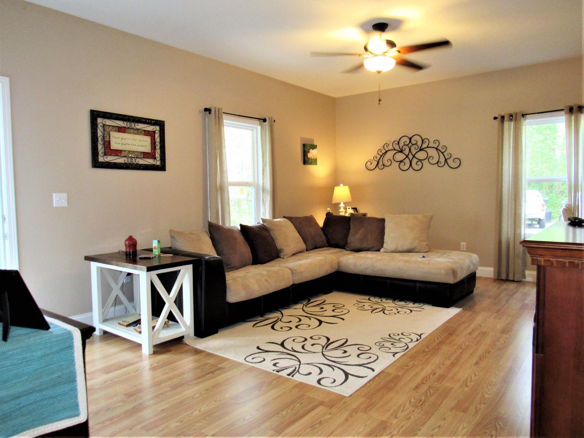 155 Fritts Road Lancing, TN 37770 - Photo 7 of 30 a living room with furniture and a rug