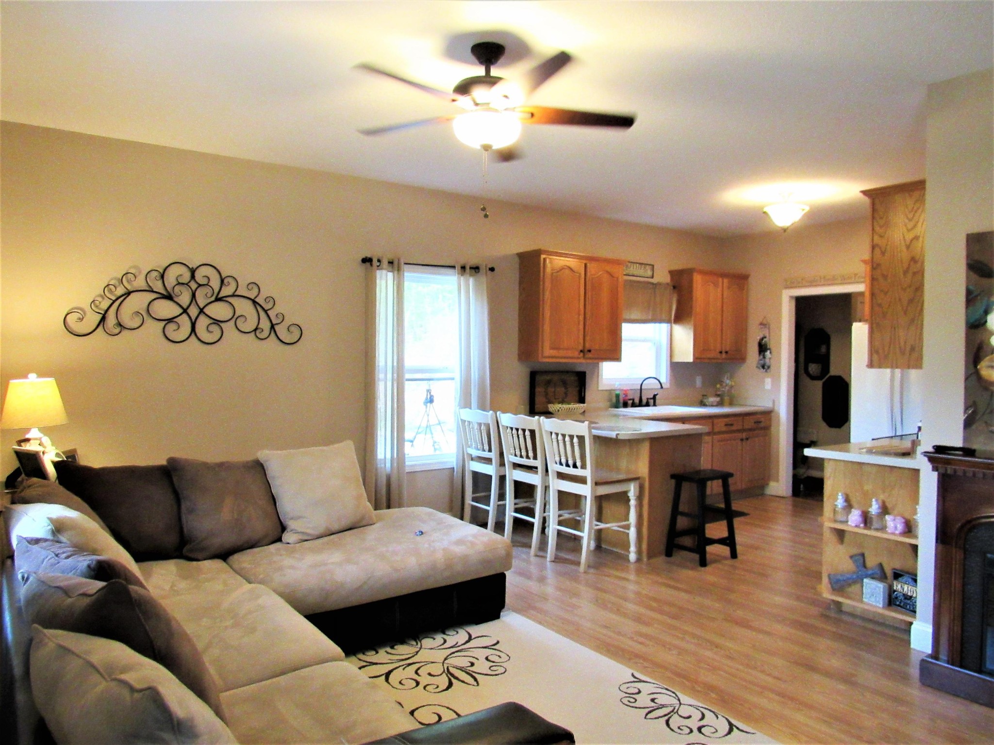 155 Fritts Road Lancing, TN 37770 - Photo 8 of 30 a living room with furniture and kitchen view