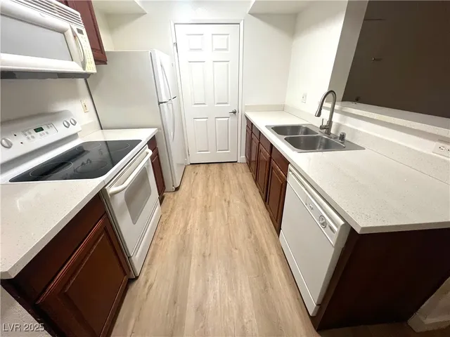 $950 | 6800 East Lake Mead Boulevard, Unit 1083, Las Vegas, NV 89156