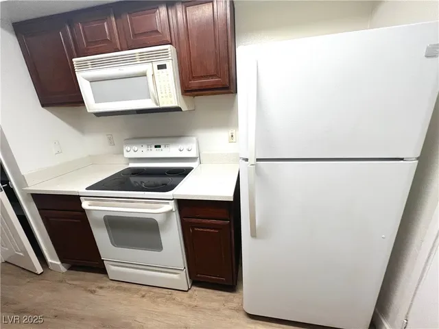 $950 | 6800 East Lake Mead Boulevard, Unit 1083, Las Vegas, NV 89156