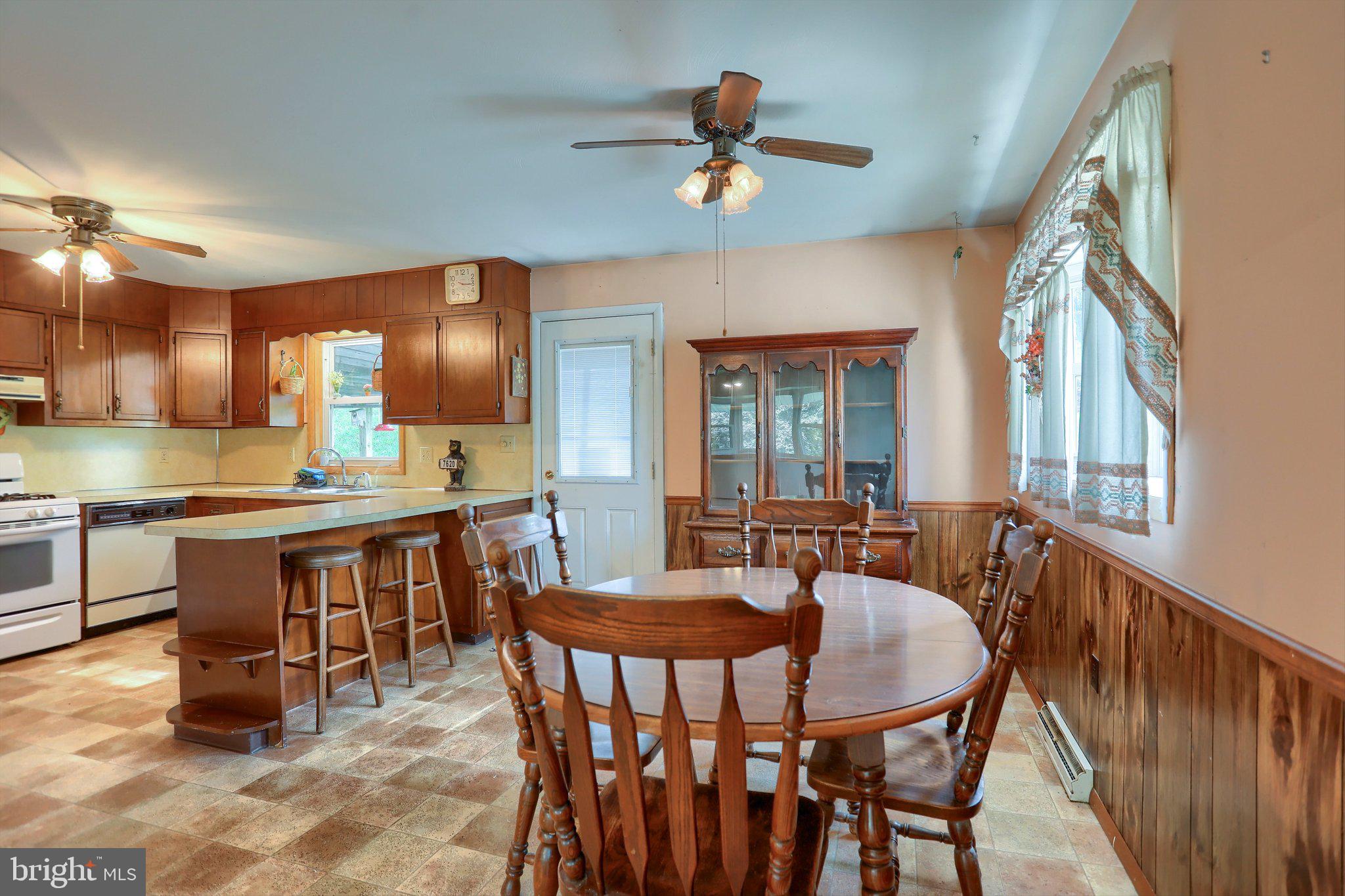 7620 Spring Road New Bloomfield, PA 17068 - Photo 13 of 49 DINING