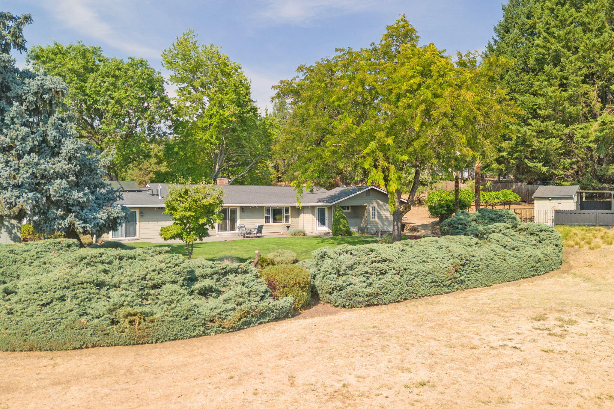 1773 Alta Vista Road Eagle Point, OR 97524 - Photo 6 of 73 Gallery Image 6