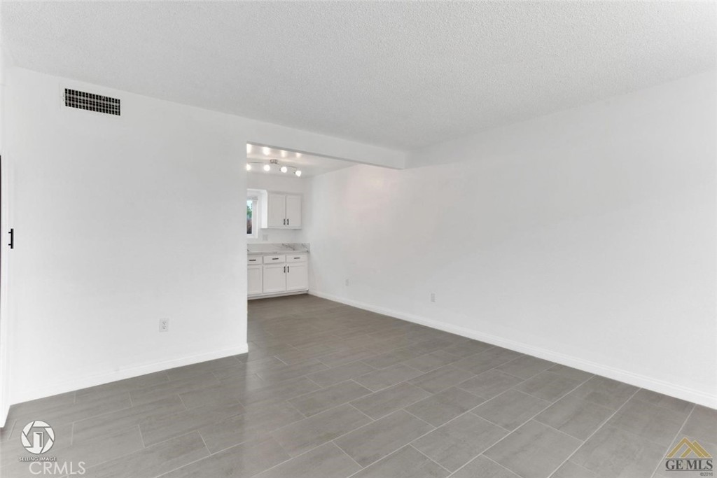 900 Pacheco Road Bakersfield, CA 93307 - Photo 11 of 20