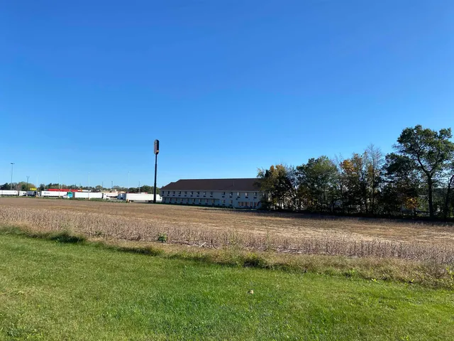 $449,000 | 5.12-ac 5.12-ac College, Mauston, WI 53948
