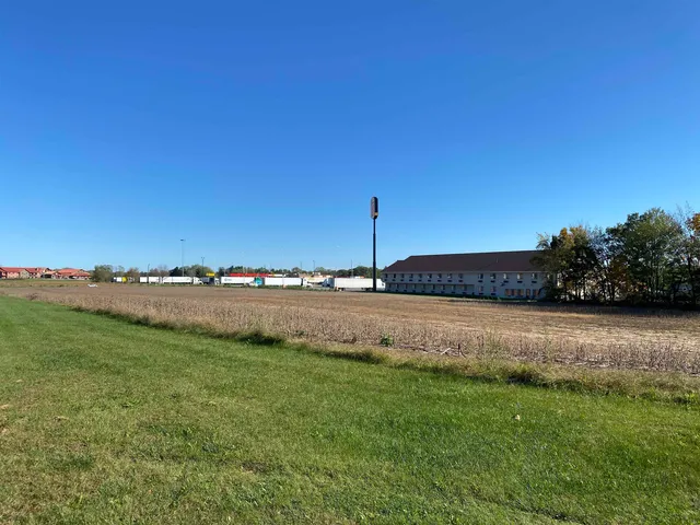 $449,000 | 5.12-ac 5.12-ac College, Mauston, WI 53948