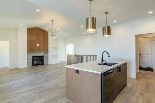 $769,900 | 8319 59th Street South, Horace, ND 58047