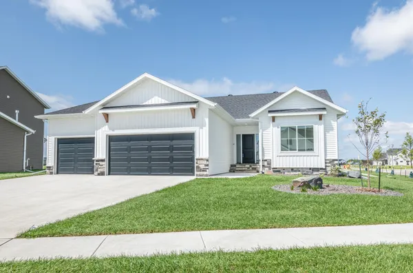 $769,900 | 8319 59th Street South, Horace, ND 58047