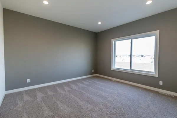 $769,900 | 8319 59th Street South, Horace, ND 58047