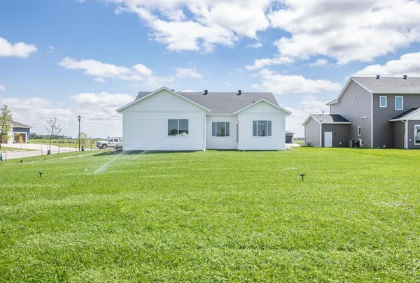 $769,900 | 8319 59th Street South, Horace, ND 58047