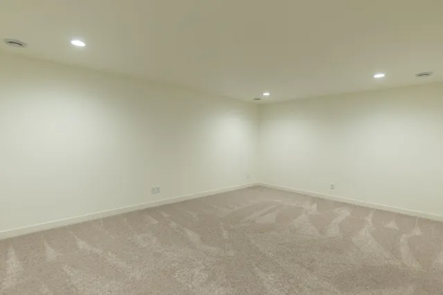 $769,900 | 8319 59th Street South, Horace, ND 58047