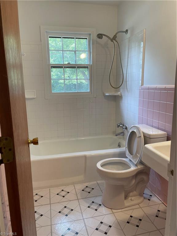 3801 Rolling Road High Point, NC 27265 - Photo 11 of 20