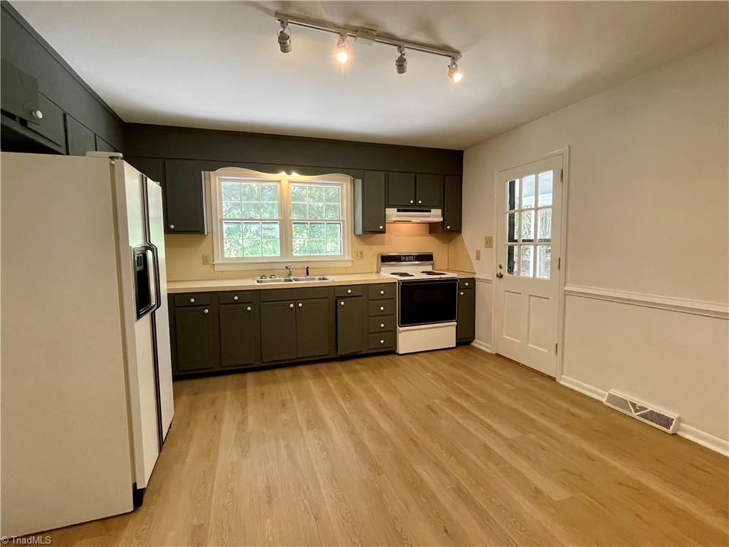 3801 Rolling Road High Point, NC 27265 - Photo 15 of 20