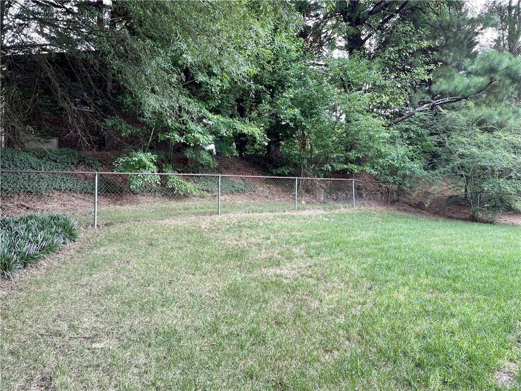 3801 Rolling Road High Point, NC 27265 - Photo 18 of 20