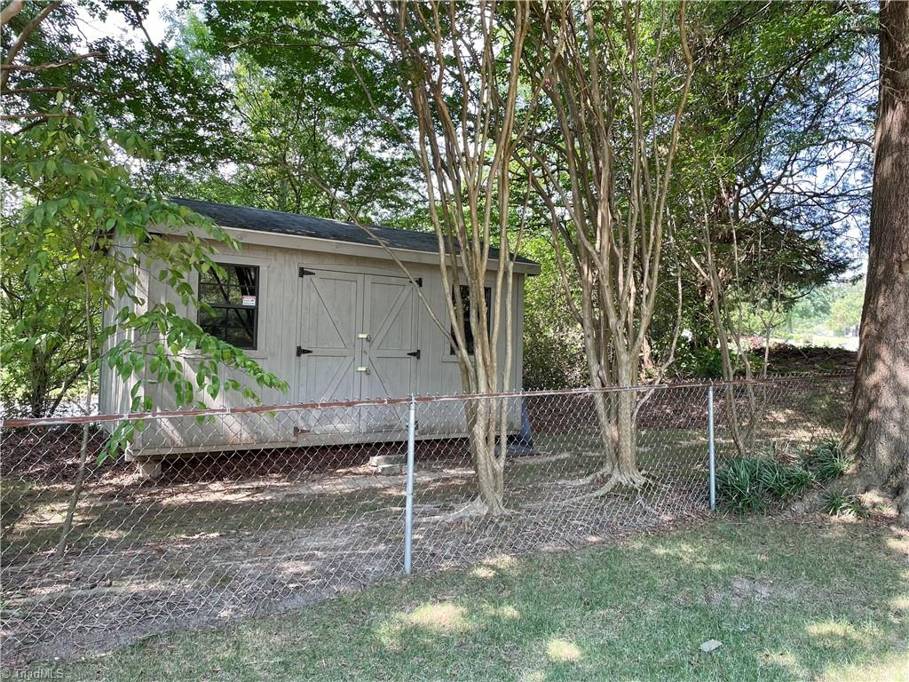 3801 Rolling Road High Point, NC 27265 - Photo 20 of 20
