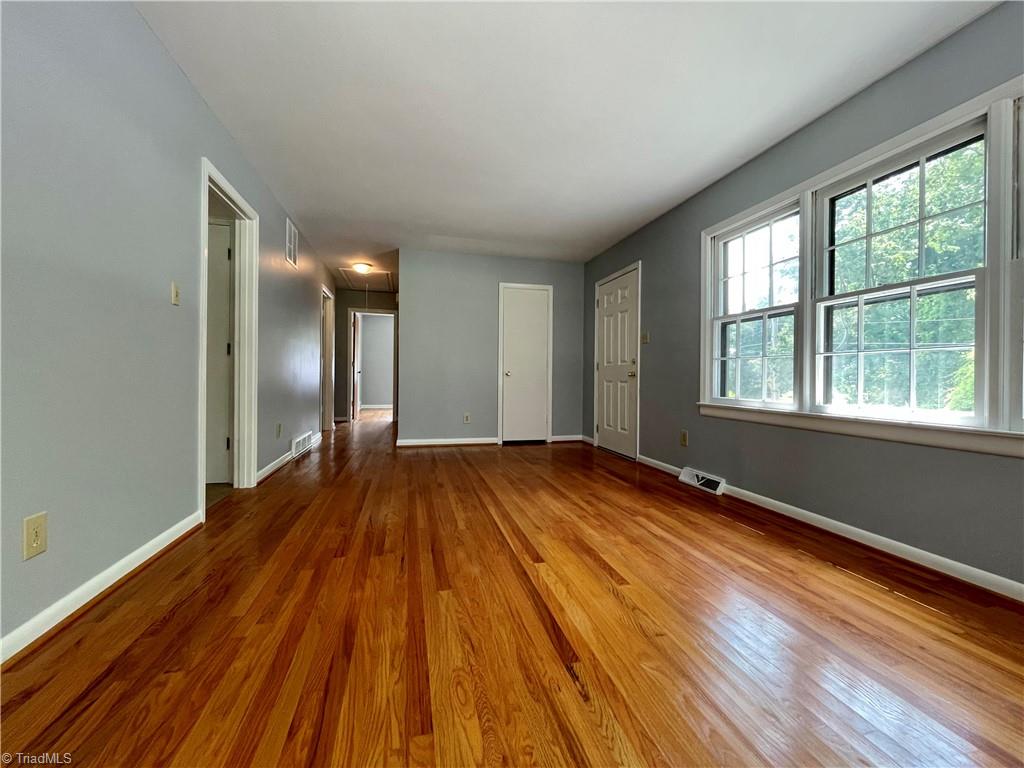 3801 Rolling Road High Point, NC 27265 - Photo 4 of 20