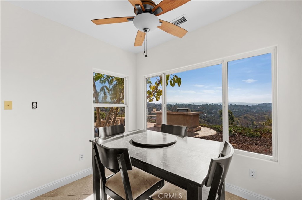 2240 Aqua Hill Road Fallbrook, CA 92028 - Photo 19 of 54 BREAKFAST NOOK