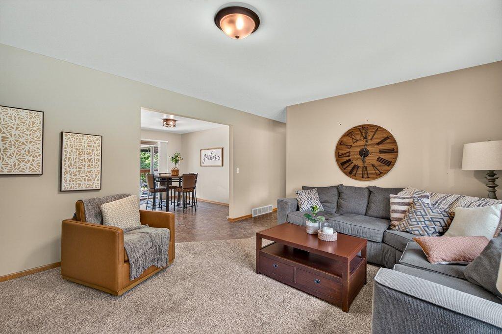 4437 Old Wells Road Eau Claire, WI 54703 - Photo 4 of 65