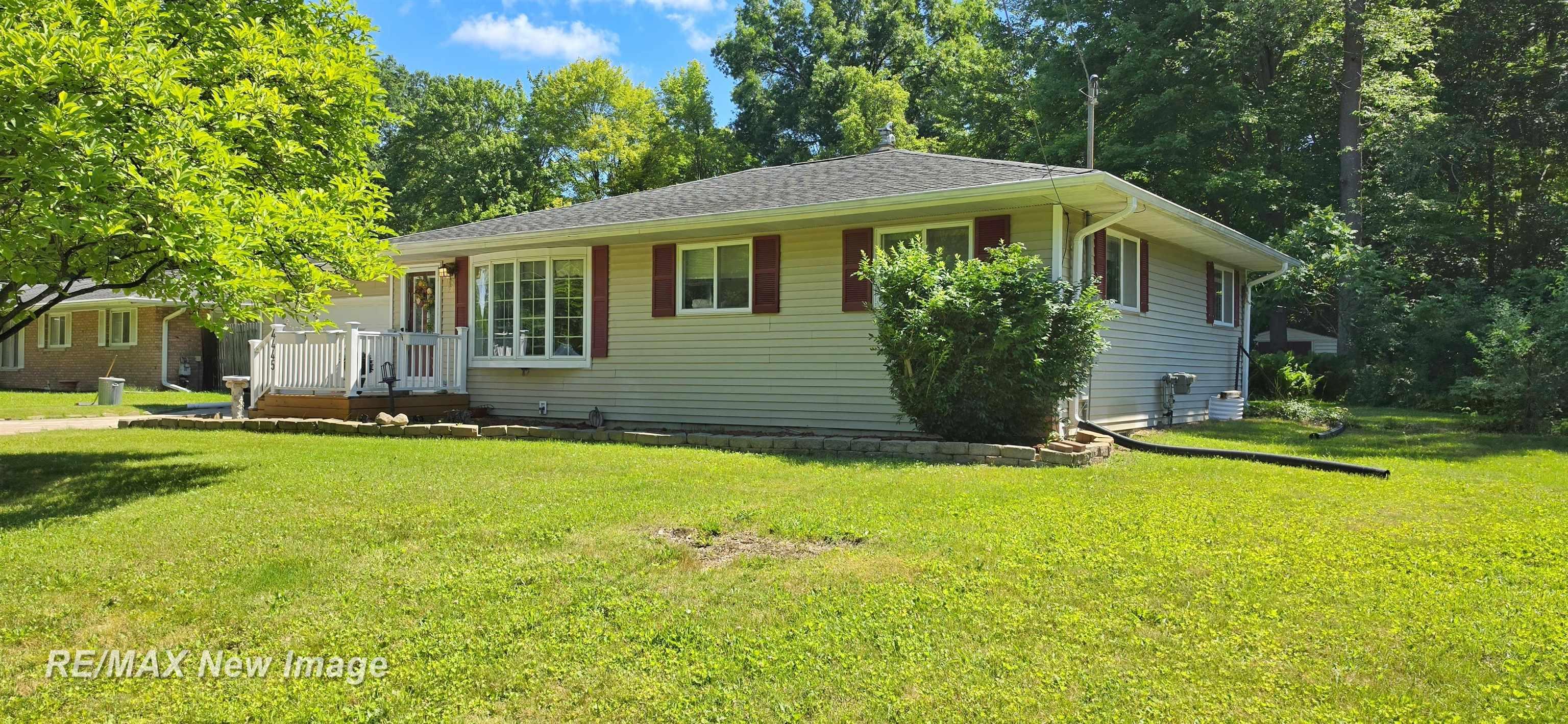 4445 Eastport Drive Bridgeport, MI 48722 - Photo 4 of 24