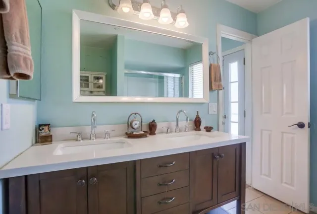 $975,000 | 214 Deddie Terrace, Fallbrook, CA 92028