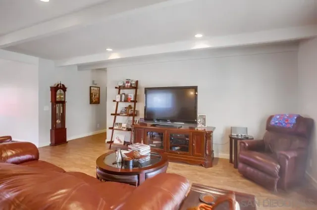 $975,000 | 214 Deddie Terrace, Fallbrook, CA 92028