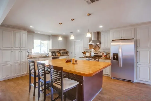 $975,000 | 214 Deddie Terrace, Fallbrook, CA 92028