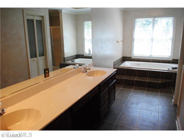 1608 Slane Road Clemmons, NC 27012 - Photo 10 of 16 Master Bath/Spa.