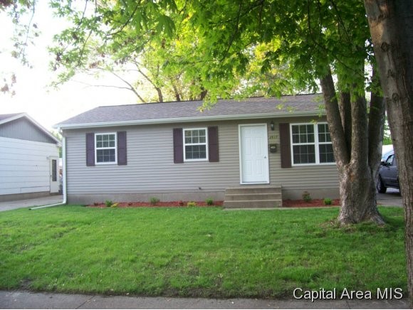 2517 Sutherland Road Springfield, IL 62702 - Photo 1 of 12