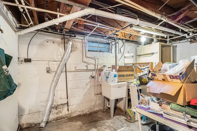 a view of an outdoor space