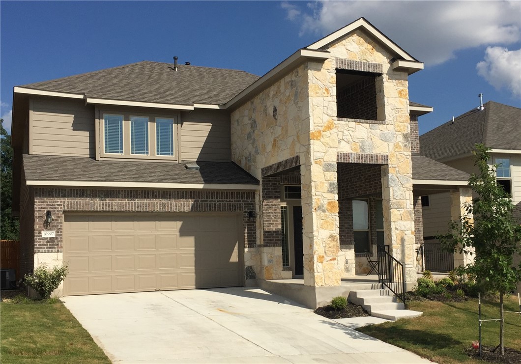 10907 Bruneau Trail is a well-maintained, 3-bedroom/2-1/2 bath home built in 2016. Its location, floorplan, and hill country view give it mass appeal.
